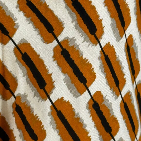 Like new MASAI Abstract Pattern Loose Fitting V-Neck Top Size XL - Picture 5 of 10